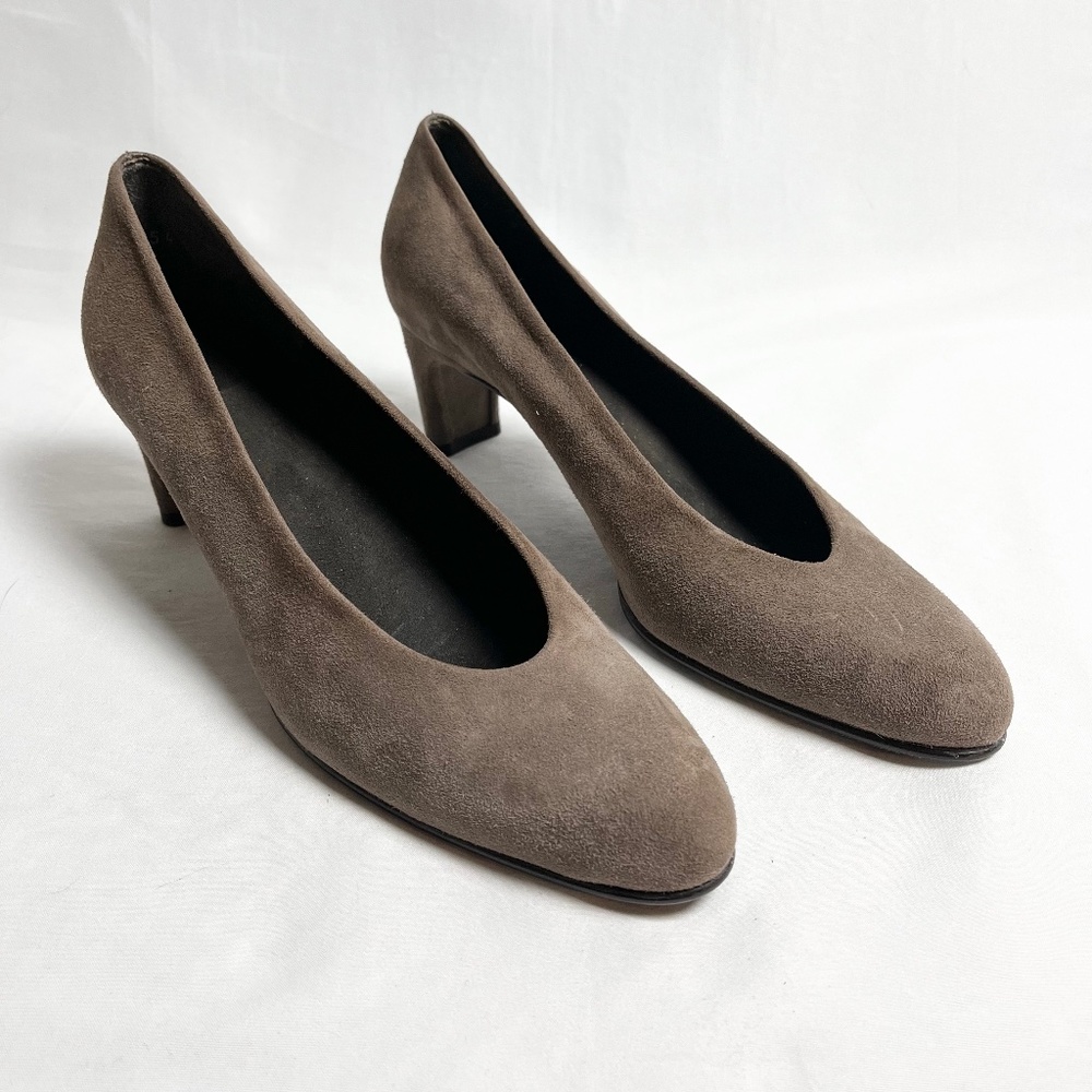 Brown suede Kitten heel